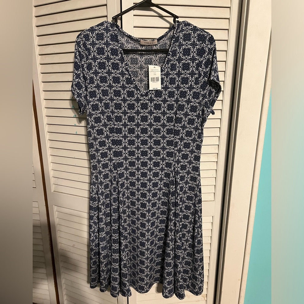 Cute Dress by Gilli, size L NWT